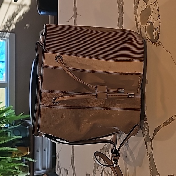 CALVIN KLEIN PURSE - Picture 1 of 6